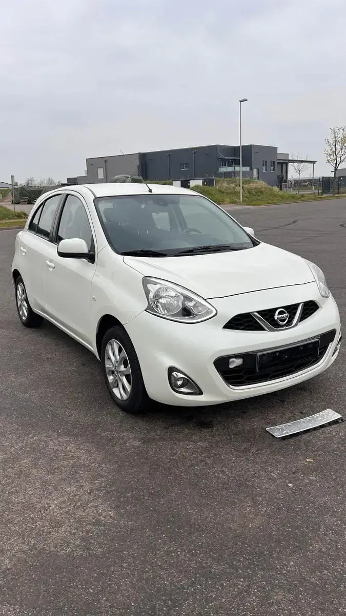 Gebraucht Nissan Micra 80 PS (58 kW) 2015 Weiß Kleinwagen
