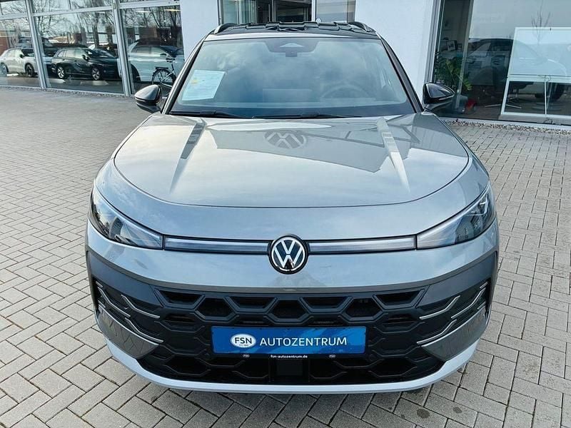 Neu VW T-Roc Style 150 PS (110 kW) 2026 Wolf grey metallic schwarz SUV