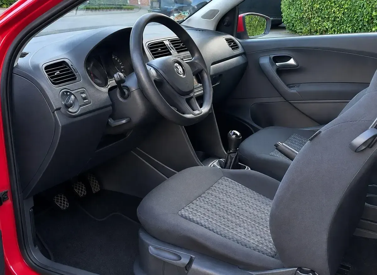 Gebraucht VW Polo Trendline 75 PS (55 kW) 2014 Rot Kleinwagen