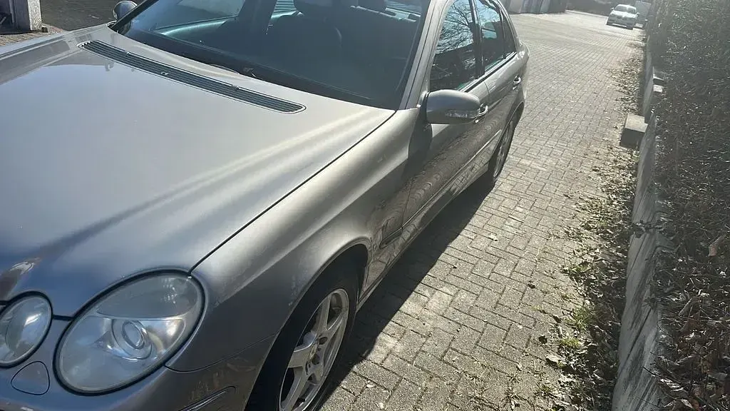 Gebraucht Mercedes E200 Avantgarde 163 PS (119 kW) 2004 Beige Limousine