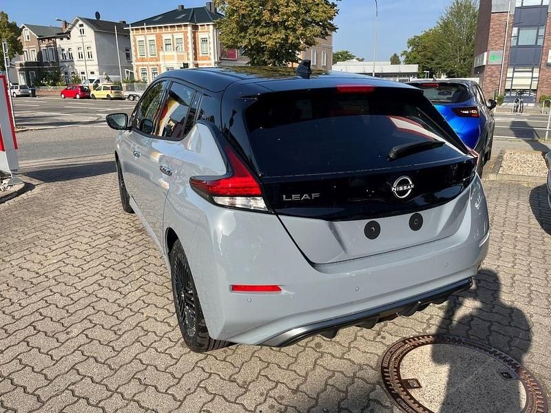 Gebraucht Nissan Leaf 360º 110 kW (150 PS) 2023 Grau Kleinwagen