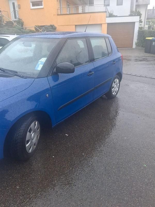 Blau Gebraucht 2009 Skoda Fabia Kleinwagen | 2.500 € (Fairer Preis) - Bild 1/4