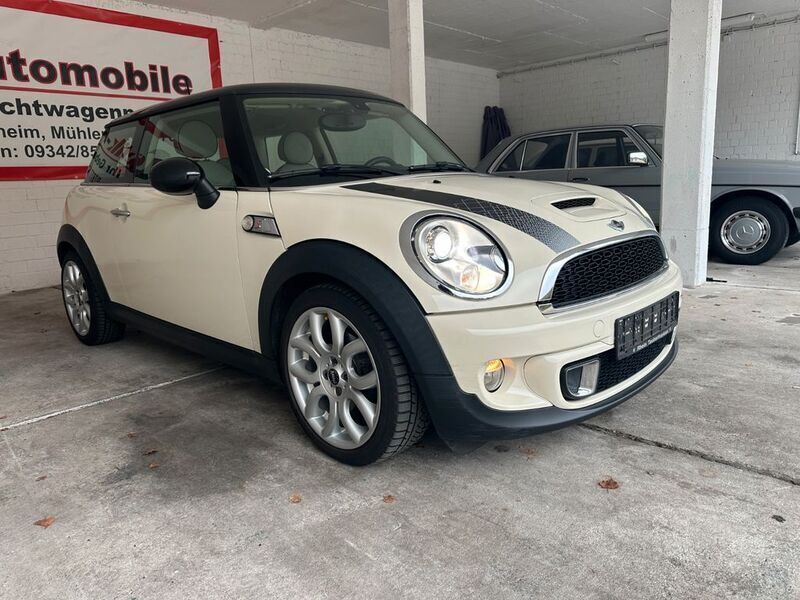 Weiß Gebraucht 2012 Mini Cooper SD Kleinwagen | 7.890 € (Fairer Preis) - Bild 1/4