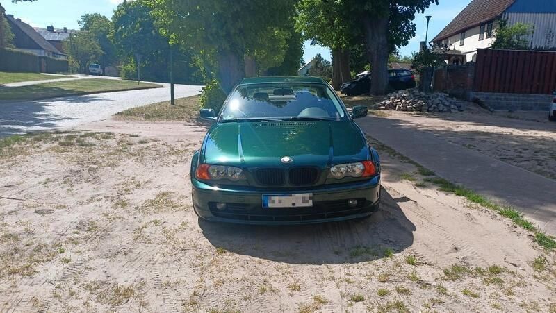 Grün Gebraucht 2025 BMW 323 Coupé | 4.000 € - Bild 1/4