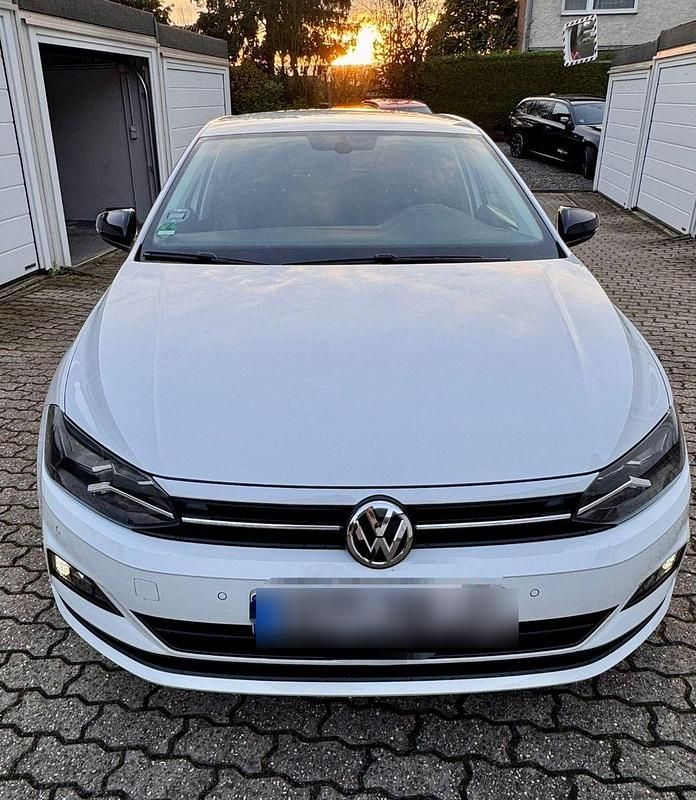 Weiß Gebraucht 2019 VW Polo Trendline Kleinwagen | 12.499 € (Fairer Preis) - Bild 1/4