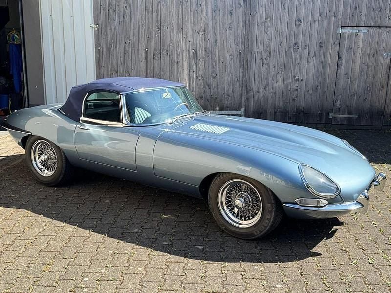 Gebraucht Jaguar E-Type 256 PS (188 kW) 1965 Blau Cabrio