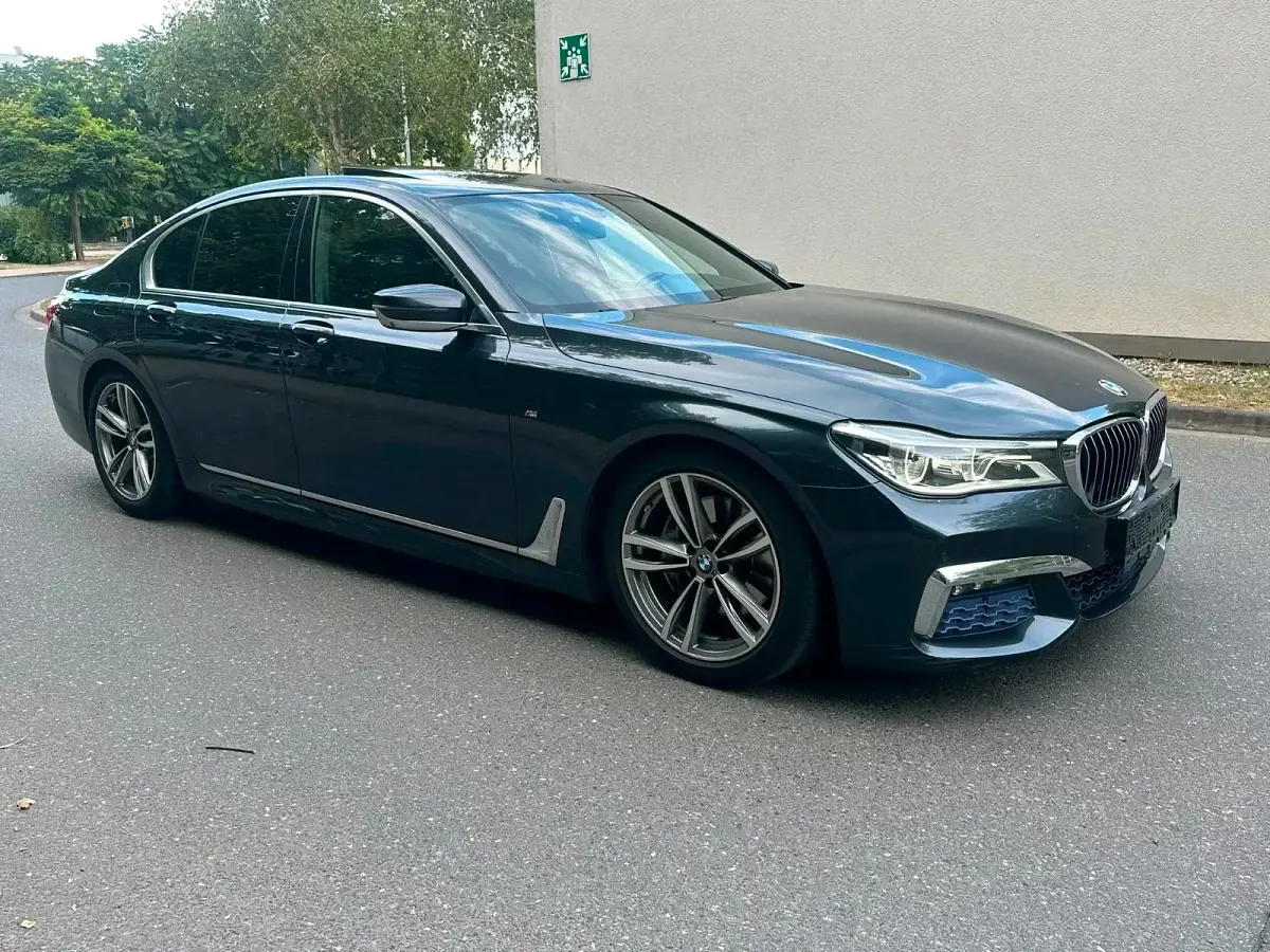 Gebraucht BMW 730 M Sport 265 PS (194 kW) 2018 Grau Limousine