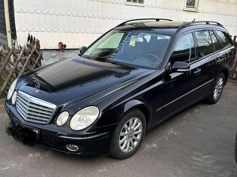 Gebraucht Mercedes E220 Elegance 170 PS (125 kW) 2007 Schwarz Kombi