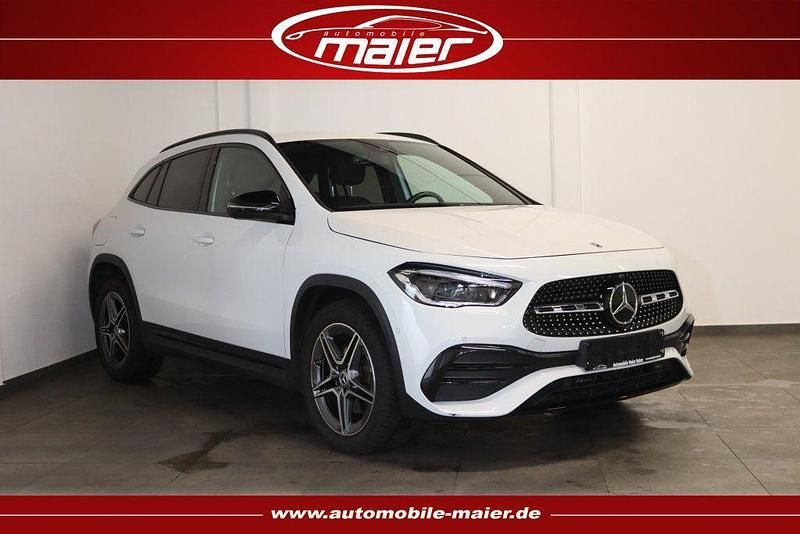Digitalweiss metalliclack Gebraucht 2022 Mercedes GLA250 AMG line SUV | 30.900 € (Guter Preis) - Bild 1/4