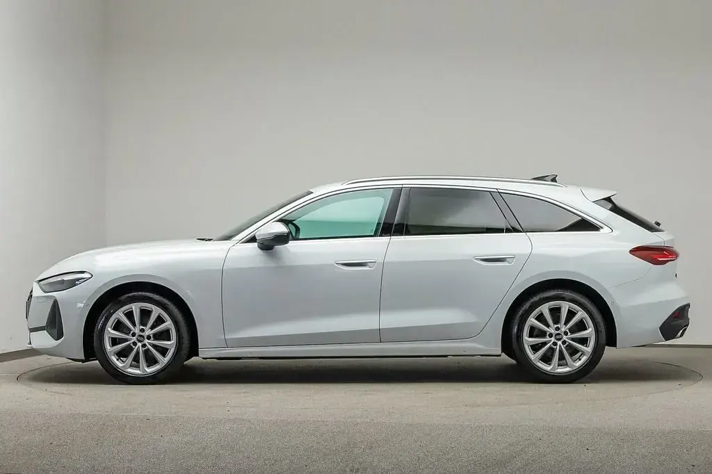 Gebraucht Audi A5 Sport 204 PS (150 kW) 2025 Gletscherweiß metallic Kombi