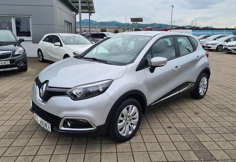 Grau Gebraucht 2013 Renault Captur Dynamique SUV | 11.499 € (Fairer Preis) - Bild 1/4