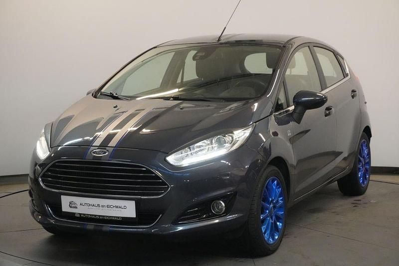 Gebraucht Ford Fiesta 125 PS (91 kW) 2013 Blau Limousine
