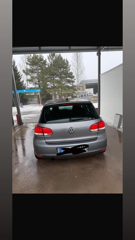 Gebraucht VW Golf VI 105 PS (77 kW) 2011 Grau Kleinwagen