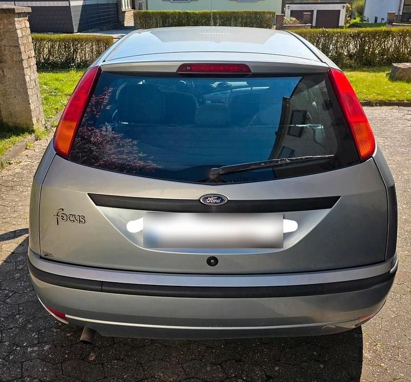 Gebraucht Ford Focus 101 PS (74 kW) 2004 Silber Kleinwagen
