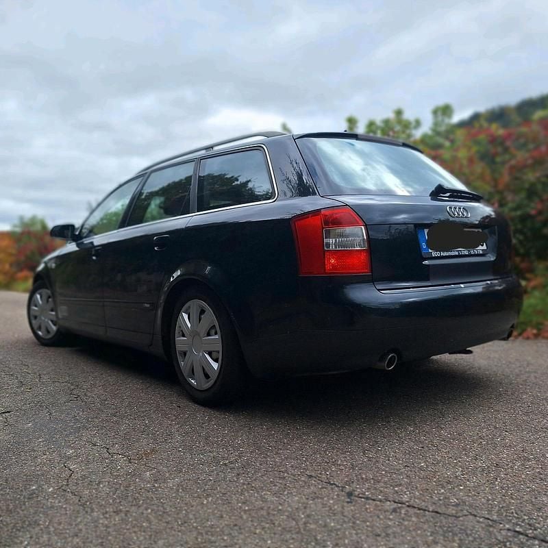Schwarz Gebraucht 2003 Audi A4 S-Line Kombi | 980 € (Superpreis) - Bild 1/4