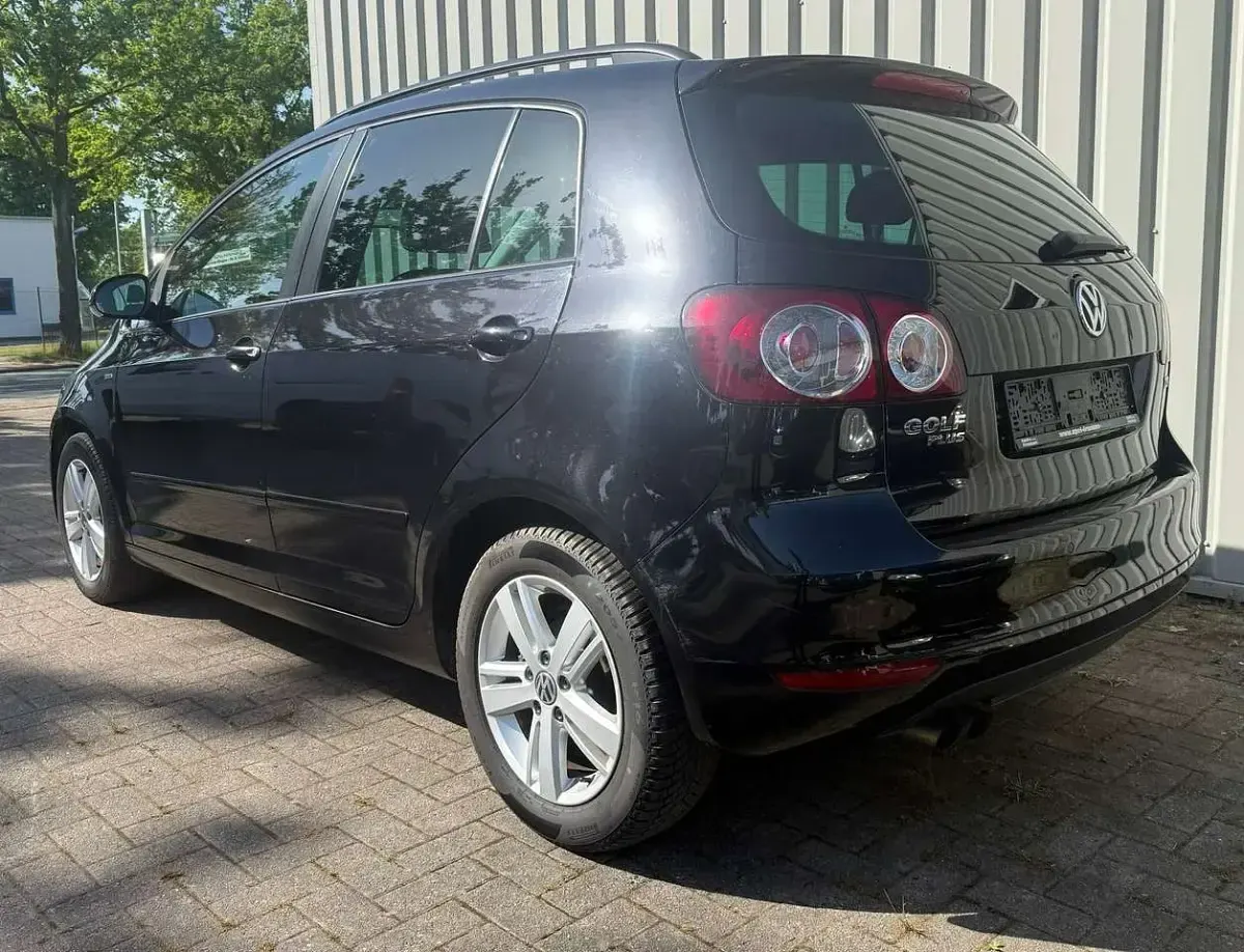 Gebraucht VW Golf Plus Cross Match 122 PS (89 kW) 2012 Deep black perleffekt Kleinwagen