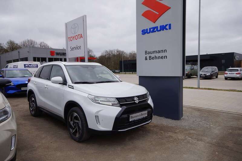 Cool white pearl Neu 2025 Suzuki Vitara Comfort+ SUV | 27.840 € (Teuer) - Bild 1/4