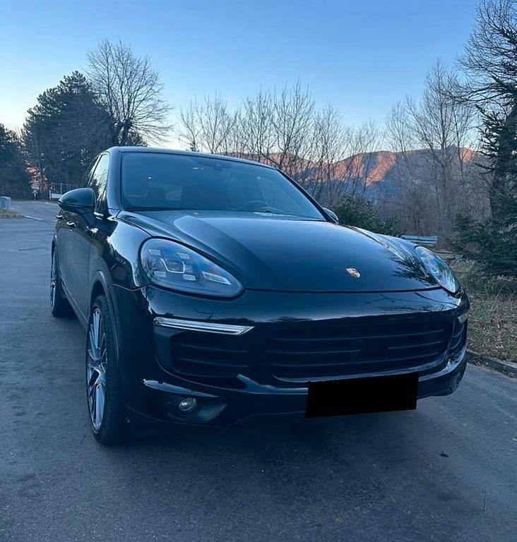 Gebraucht Porsche Cayenne S E-Hybrid 333 PS (244 kW) 2016 Schwarz SUV