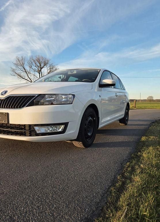 Gebraucht Skoda Rapid Ambition 125 PS (91 kW) 2014 Weiß Kleinwagen