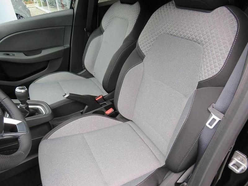 Neu Mitsubishi Colt Plus 67 PS (49 kW) 2025 Weiß Limousine