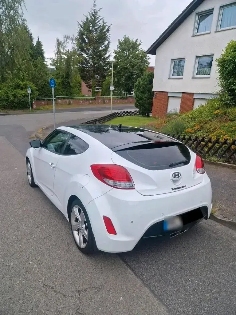 Gebraucht Hyundai Veloster 140 PS (102 kW) 2012 Weiß Kleinwagen