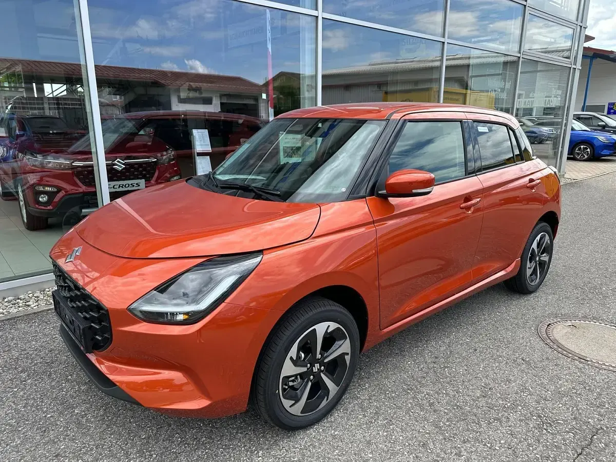 Neu Suzuki Swift Comfort+ 83 PS (61 kW) 2026 Flame orange pearl metallic Kleinwagen