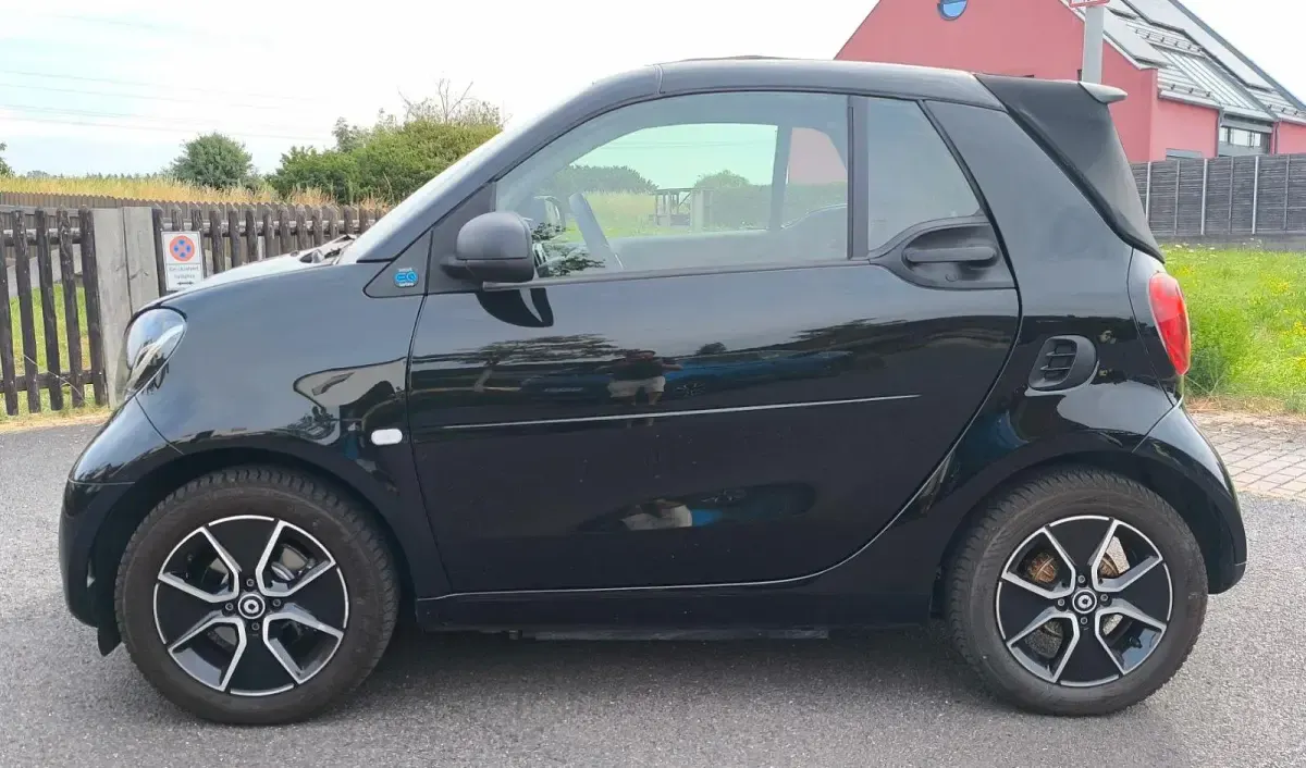 Gebraucht Smart ForTwo Electric Drive 60 kW (82 PS) 2022 Schwarz Cabrio