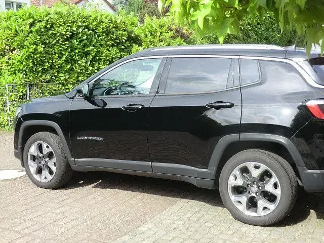 Gebraucht Jeep Compass Limited 170 PS (125 kW) 2018 Schwarz SUV
