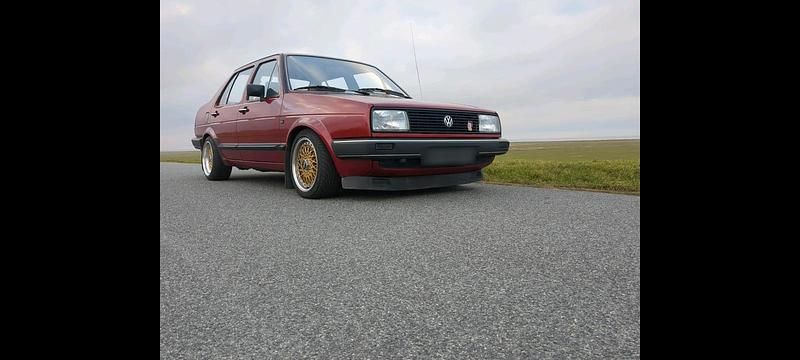 Second-hand VW Jetta 90 CP (66 kW) 1985 Roșu Berlinǎ