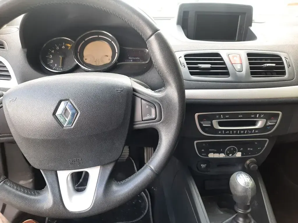 Gebraucht Renault Mégane III Dynamique 131 PS (96 kW) 2010 Grau Limousine