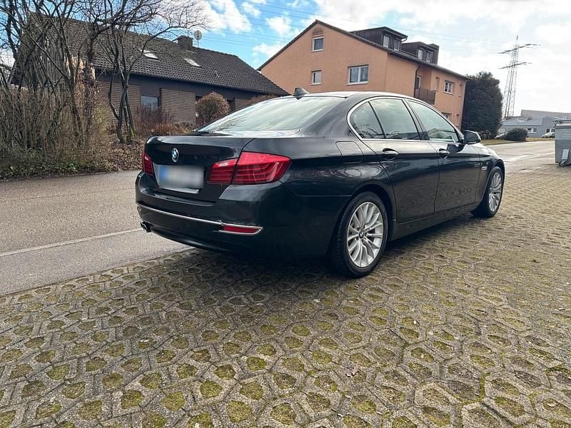 Second-hand BMW 530 258 CP (189 kW) 2014 Negru Berlinǎ