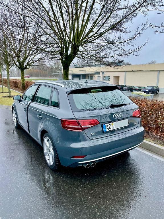 Gebraucht Audi A3 Sport 150 PS (110 kW) 2018 Grau Limousine
