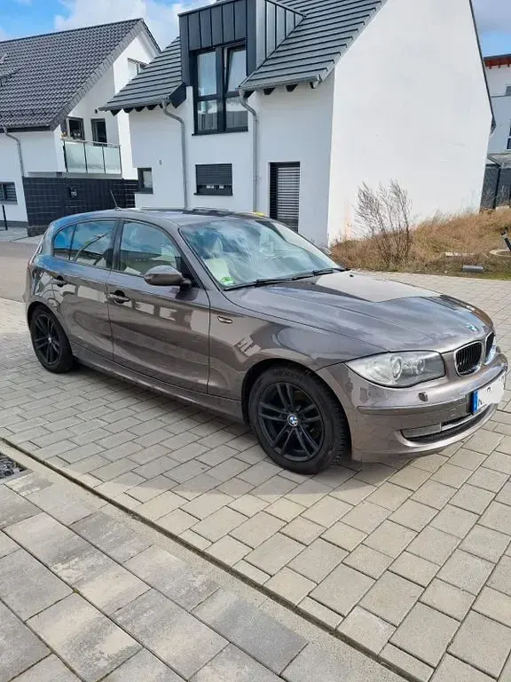 Używany BMW 118 143 KM (105 kW) 2008 Brązowy Hatchback