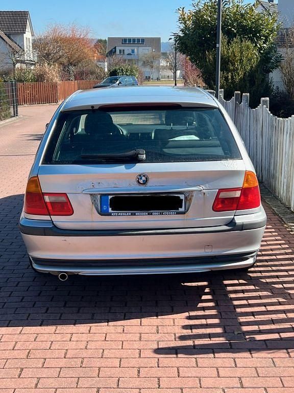 Gebraucht BMW 320 150 PS (110 kW) 2000 Silber Kombi