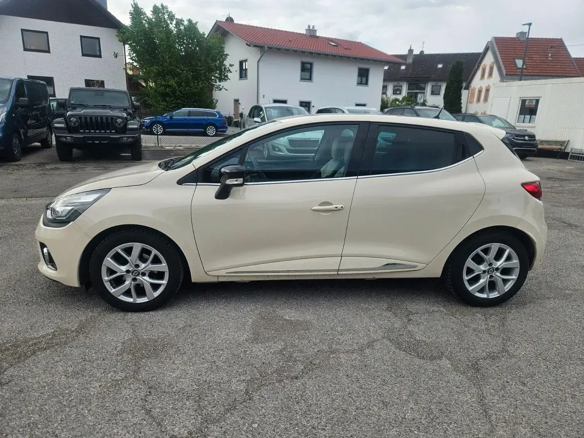 Gebraucht Renault Clio IV Initiale Paris 120 PS (88 kW) 2016 Braun Limousine