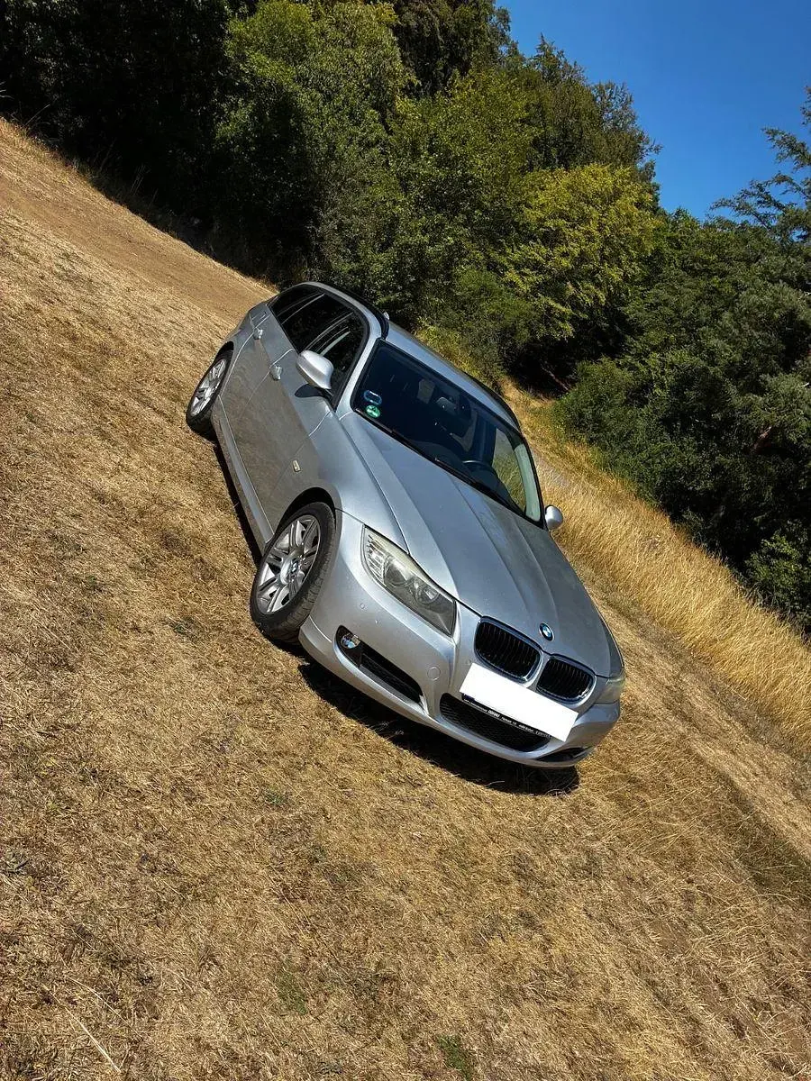 Gebraucht BMW 318 Sport Line 143 PS (105 kW) 2011 Silber Kombi