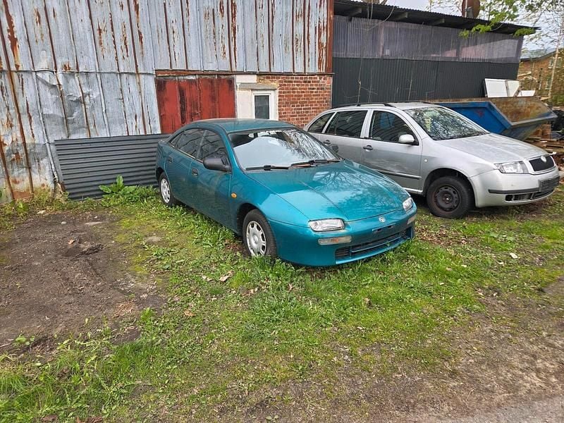 Second-hand Mazda 323F 88 CP (64 kW) 1995 Verde Hatchback
