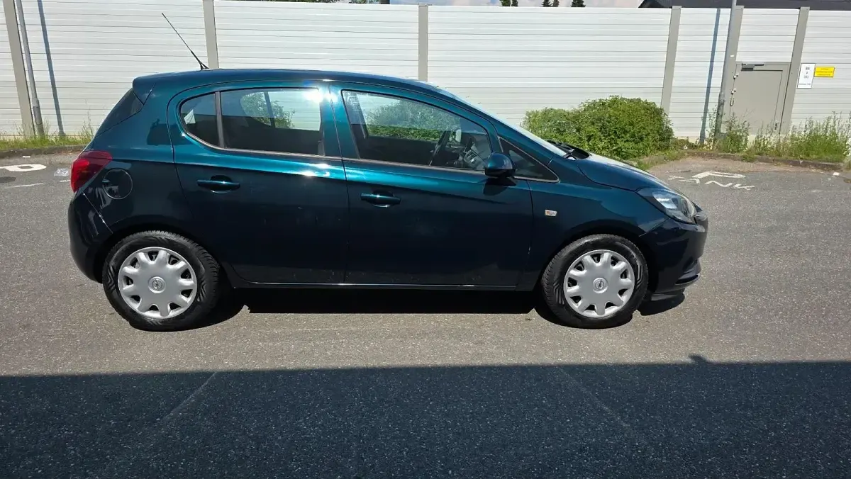 Gebraucht Opel Corsa 69 PS (50 kW) 2015 Andere farben Kleinwagen