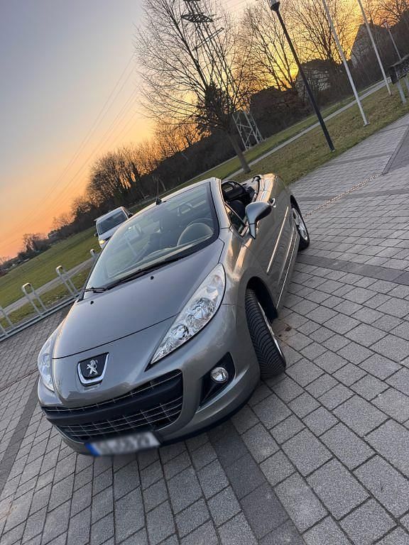 Gebraucht Peugeot 207 CC 120 PS (88 kW) 2014 Grau Cabrio