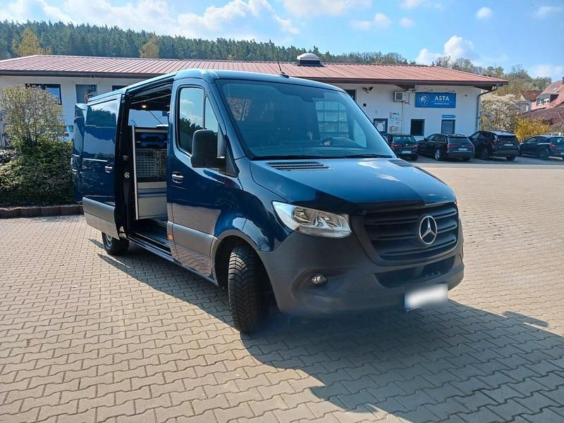 Używany Mercedes Sprinter 163 KM (119 kW) 2019 Niebieski Van
