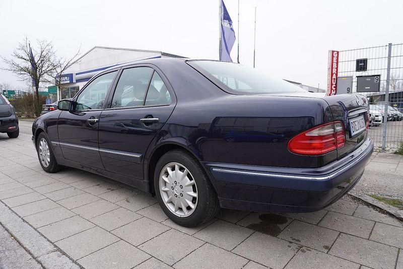 Gebraucht Mercedes E320 Elegance 224 PS (164 kW) 2000 Blau Limousine