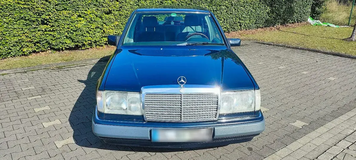 Gebraucht Mercedes E260 160 PS (117 kW) 1992 Blau Limousine