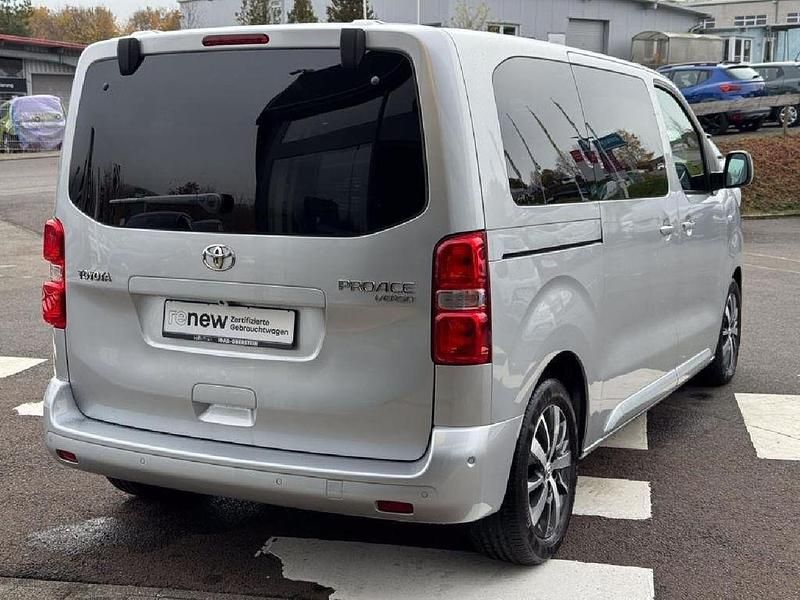 Gebraucht Toyota Proace Verso 177 PS (130 kW) 2018 Silber Kombi