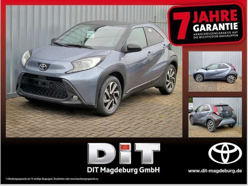 Celestite grey (1k3)/ black mi Neu 2025 Toyota Aygo Kleinwagen | 15.590 € - Bild 1/4