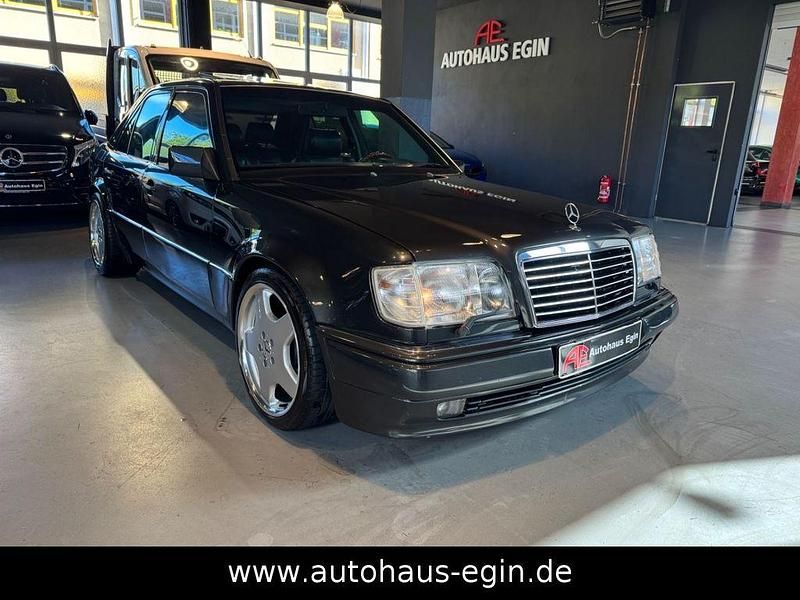 Gebraucht Mercedes E500 326 PS (239 kW) 1992 Schwarz Limousine