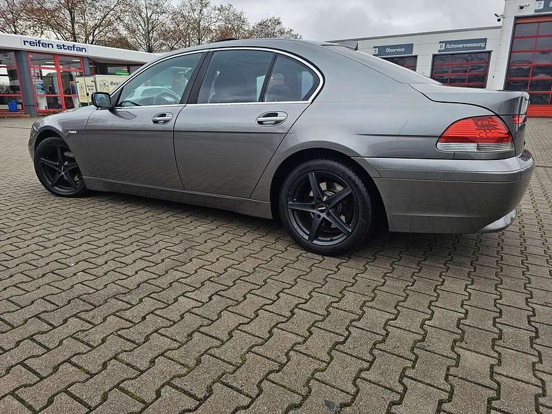 Gebraucht BMW 730 218 PS (160 kW) 2004 Grau Limousine