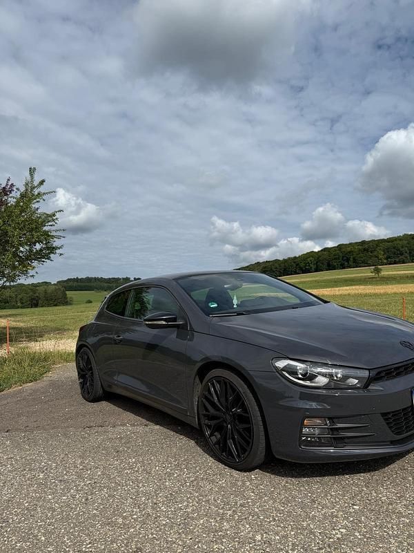 Grau Gebraucht 2016 VW Scirocco Coupé | 11.500 € (Guter Preis) - Bild 1/4