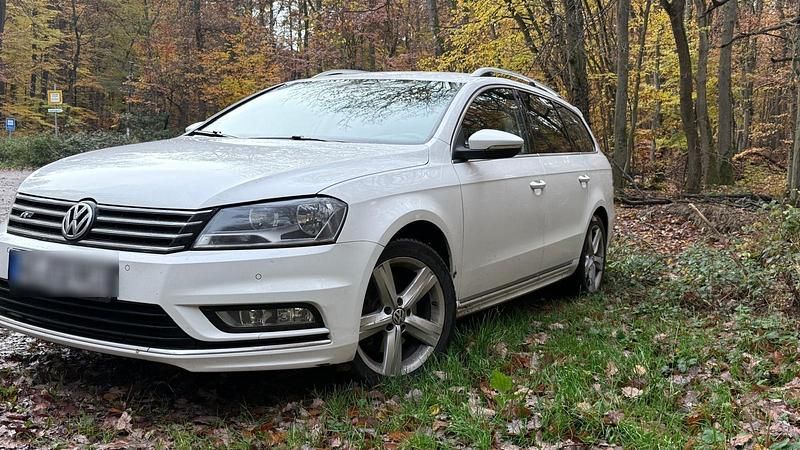 Weiß Gebraucht 2014 VW Passat R-line Kombi | 6.500 € (Fairer Preis) - Bild 1/4