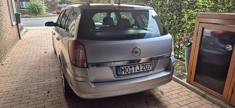 Gebraucht Opel Astra 110 PS (80 kW) 2008 Silber Kombi