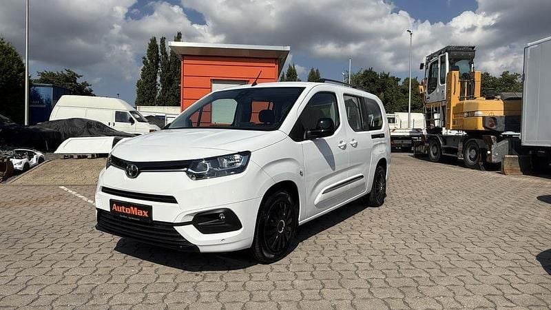 Weiß Gebraucht 2022 Toyota Proace Verso City Kombi | 23.980 € (Guter Preis) - Bild 1/4
